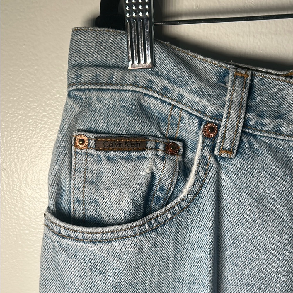 Calvin Klein Blue Straight Leg Jeans with Retro Charm 10 - Picture 5 of 7